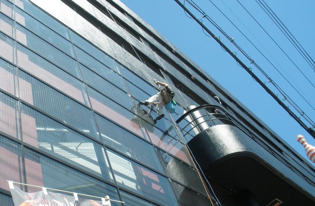 ビル清掃:滋賀県草津市 株式会社ティ・エム・エス(株式会社TMS)